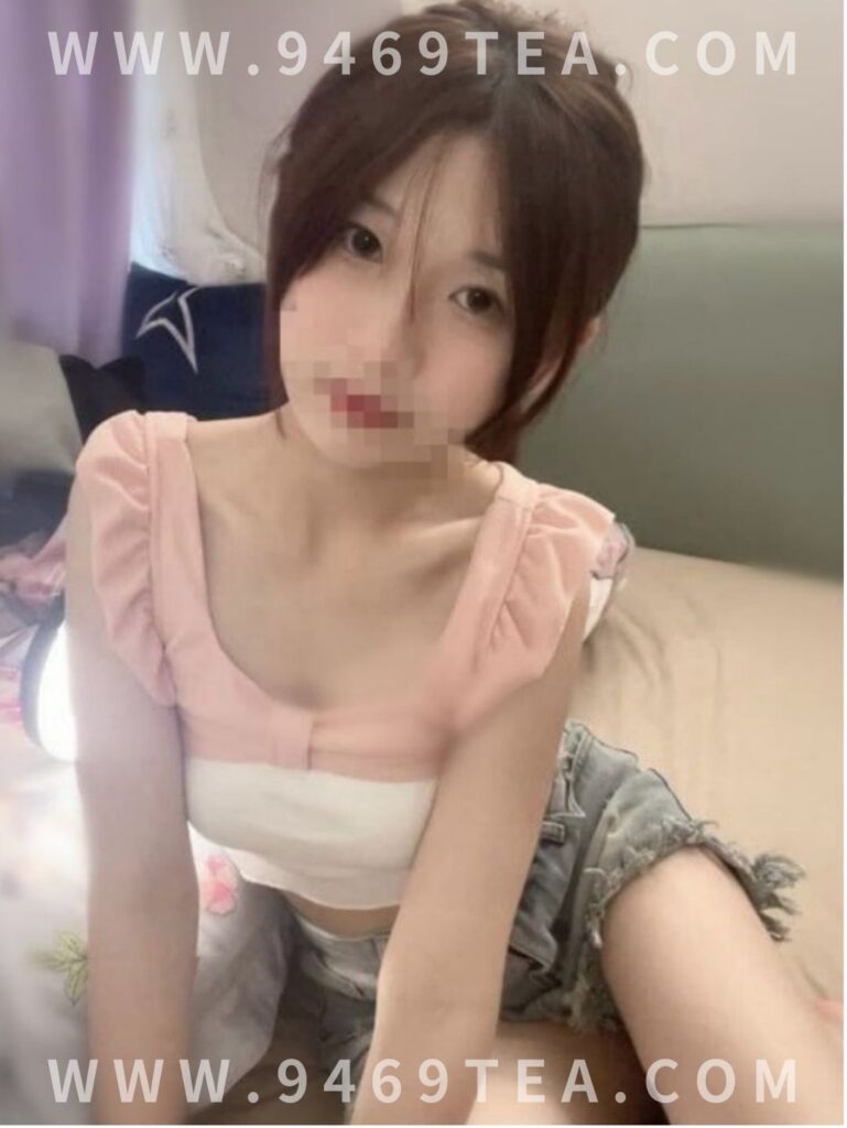 高雄付費約炮-羽潔 164.48.D 價格 $4000 氣質OL溫柔體貼，好聊天